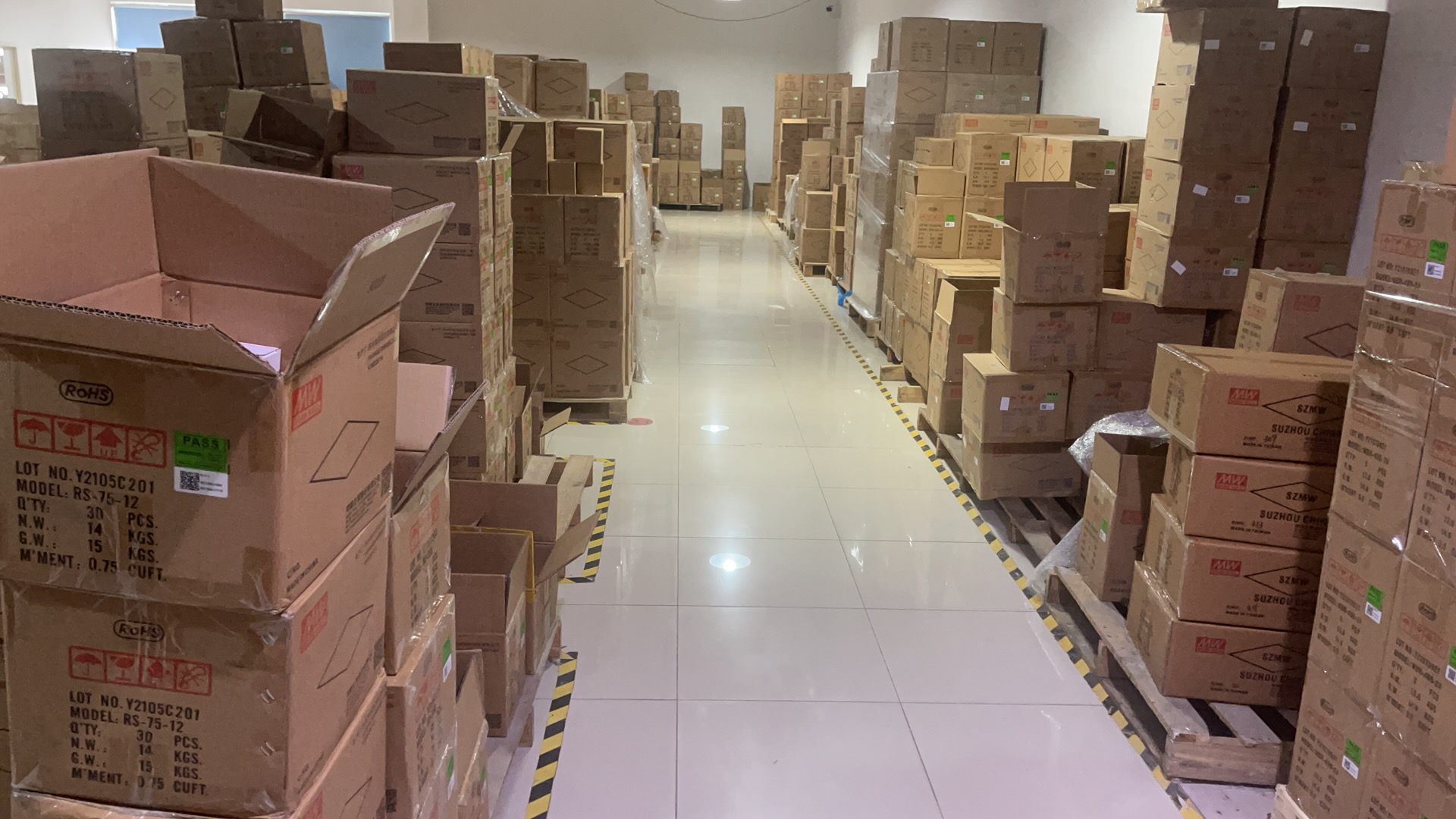 无锡市国文机电设备有限公司现明纬库存充足